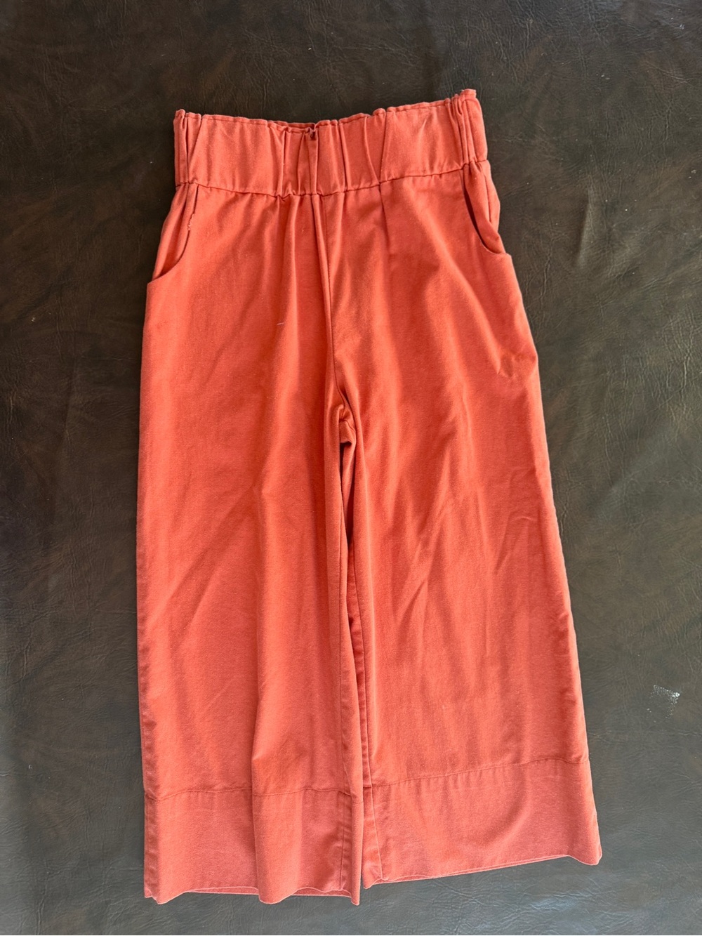 Kourt Wide-Leg cropped Pants in Rust Orange